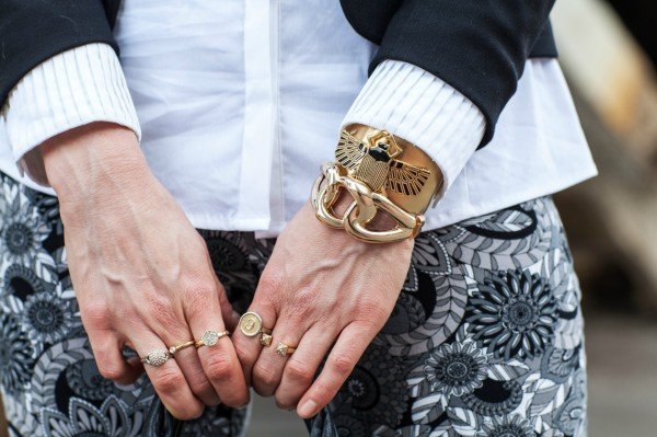 San-Francisco-Fashion-Blogger-Street-Style-Lysse-Printed-Pants-Gold-Jewelry-600x399