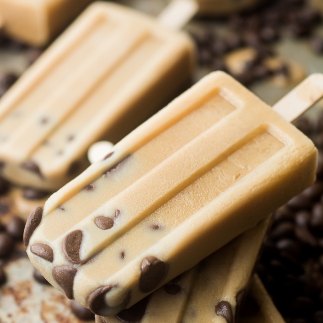 16667015-iced-coffee-chocolate-chip-popsicles-6161-June-30-2016-1469012535-650-2fe3dfdc52-1480667554